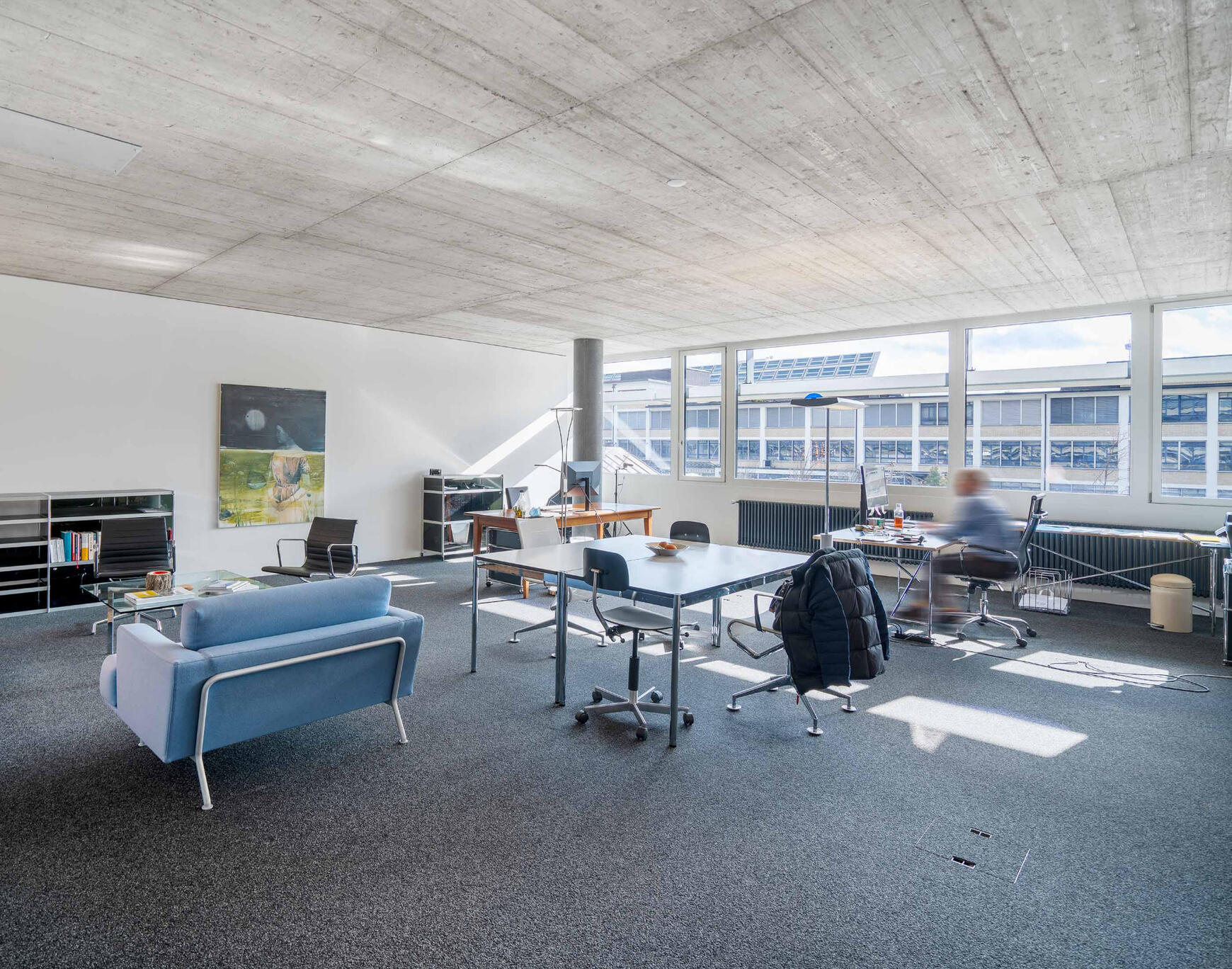 platz in einer privaten lichtdruchfluteten bürogemeinschaft, shared office in zürich